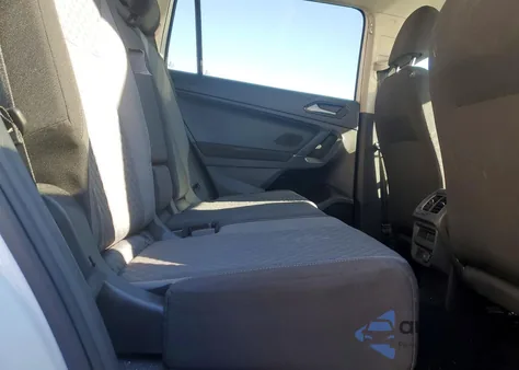 2018 Volkswagen Tiguan S z USA, uszkodzony, nr VIN 3VV0B7AX2JM046475